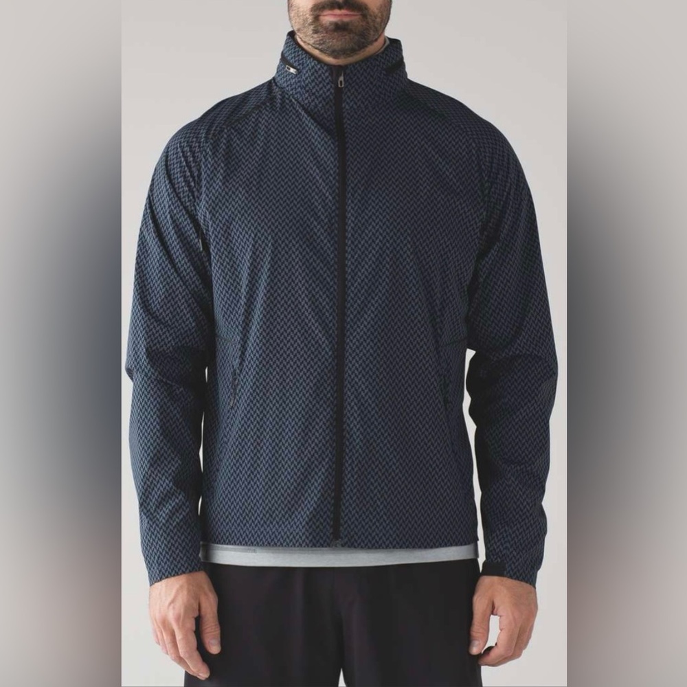 Lululemon Surge hooded rain/wind jacket - Men's Large